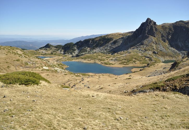 坟多的地方适合建房吗