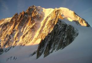 安禄山叛乱的背景 安禄山被诛九族了吗